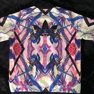 It has flowers and birds